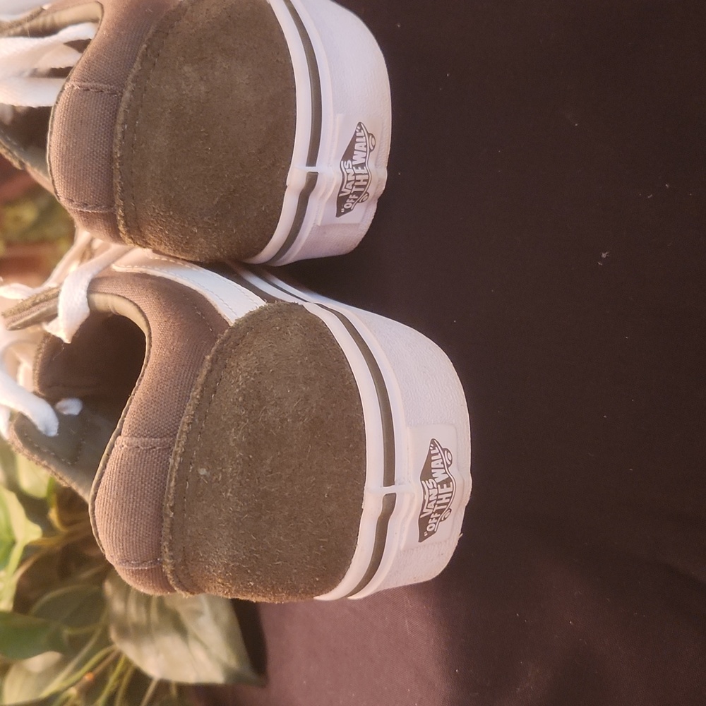 Vans - Picture 6 of 8